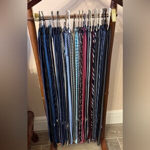 62 Mens Ties. Calvin Klein, Nautica, Kenneth Cole, Hilfiger... New to EUC.